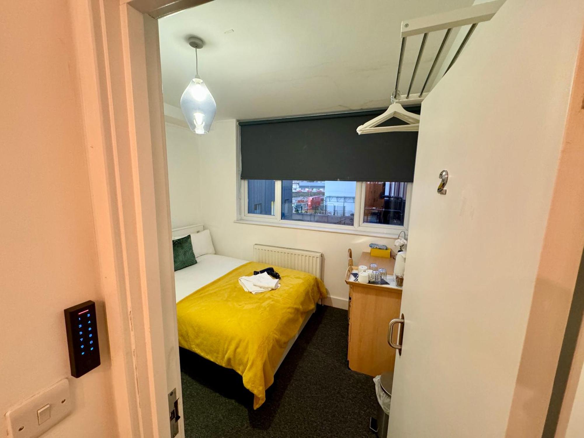 Cosmopolitan Private Bedrooms Euston Station 123 * London